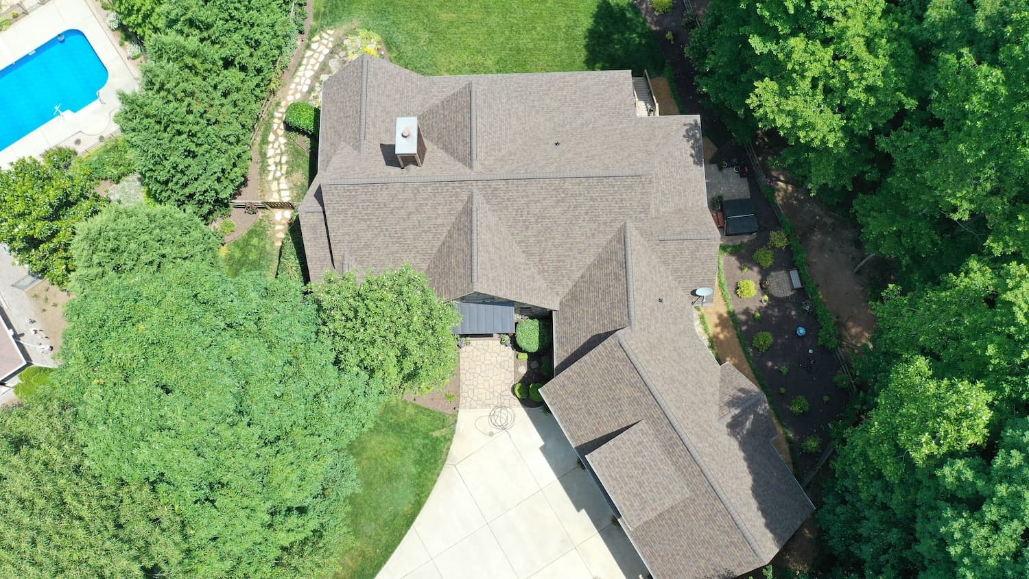 http://top%20aerial%20view%20of%20trudefinition%20duration%20teak%20shingles%20on%20residential%20home