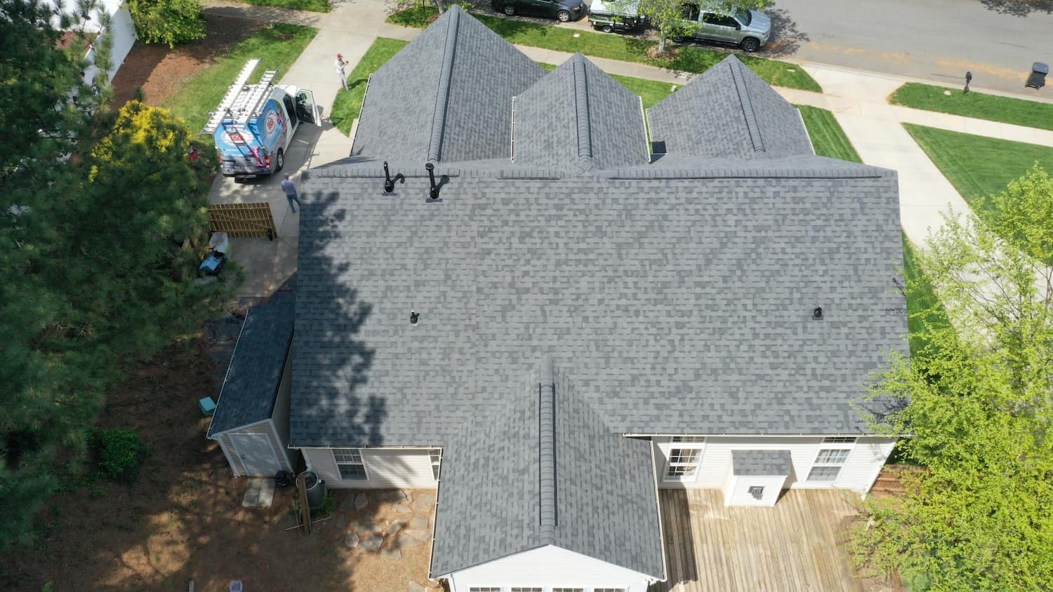 http://aerial%20view%20of%20back%20of%20home%20residential%20home%20with%20trudefinition%20gray%20shingles
